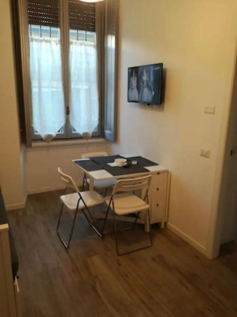 Bilocale Zona Isola 200 Mt Metro Mm3 Maciachini - J2 Apartment Milan