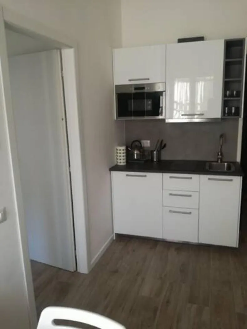 Ferienwohnung Bilocale Zona Isola 200 Mt Metro Mm3 Maciachini - J2 Mailand Apartment